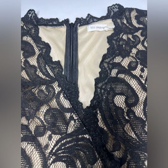 Blu Pepper Bohemian Black Lace Long Sleeve Romper size L - Picture 8 of 15
